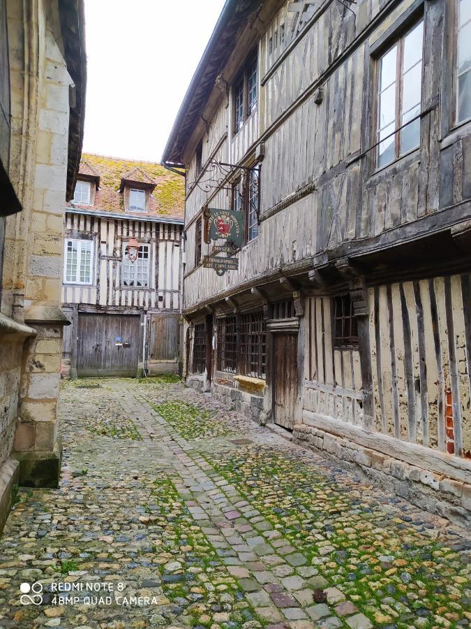 Bel appartement à Honfleur Exterior foto