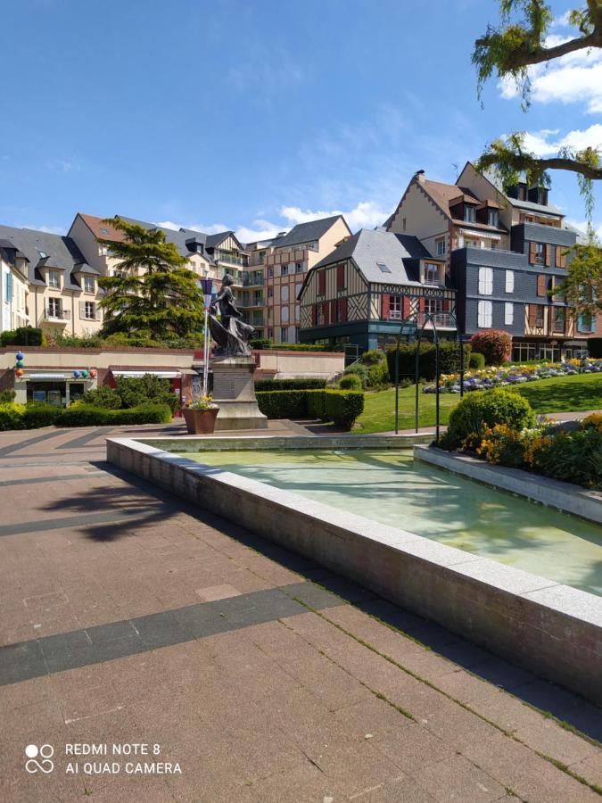 Bel appartement à Honfleur Exterior foto